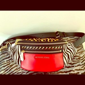 🎉❣️Michael Kors Belt Bag❣️🎉